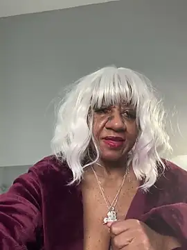 BreanaDivine online show from 02.22.25