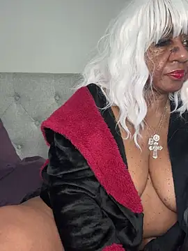 BreanaDivine online show from 03.17.25