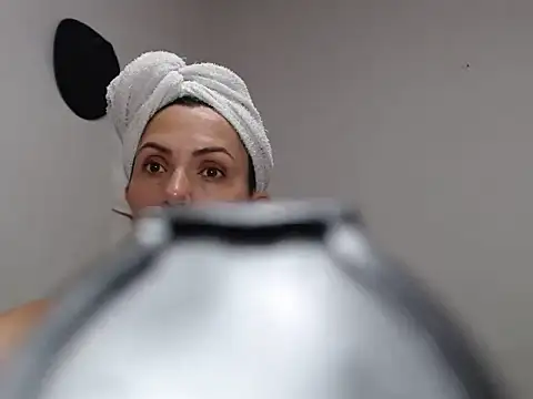 Chantal hott online show from 01.20.25