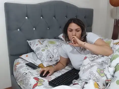 Chantal hott online show from 03.13.25