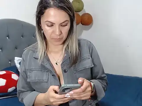 Chantal hott online show from 03.15.25