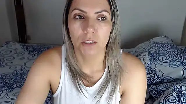 Snapshot of Chantal_hott chatting on 04.19.26 Chantal hott online show from 04.19.26