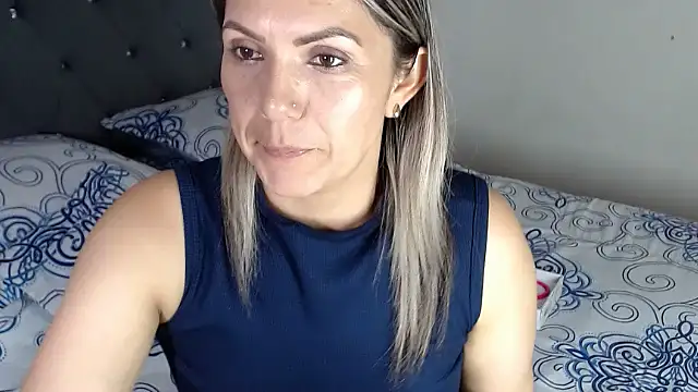 Snapshot of Chantal_hott chatting on 04.22.26 Chantal hott online show from 04.22.26