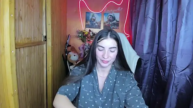 Fiery Brunette  online show from 12.26.24