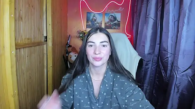 Fiery Brunette  online show from 12.26.24