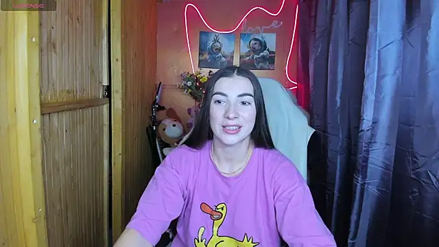 Fiery Brunette  online show from 01.04.25