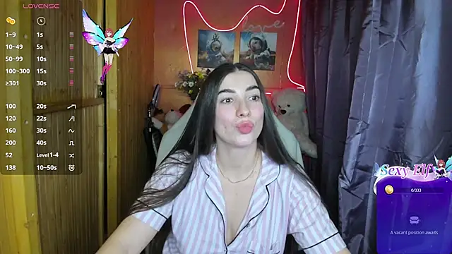 Fiery Brunette  online show from 01.13.25