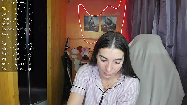 Fiery Brunette  online show from 03.01.25