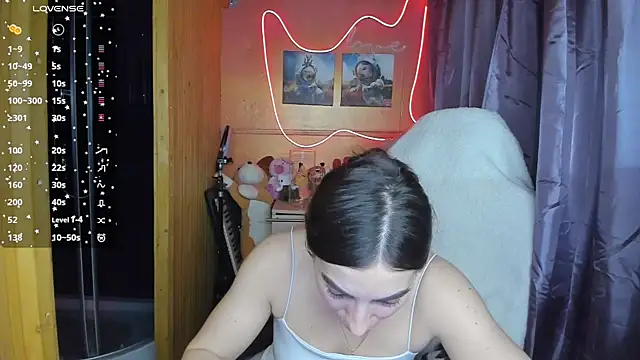 Fiery Brunette  online show from 03.21.25