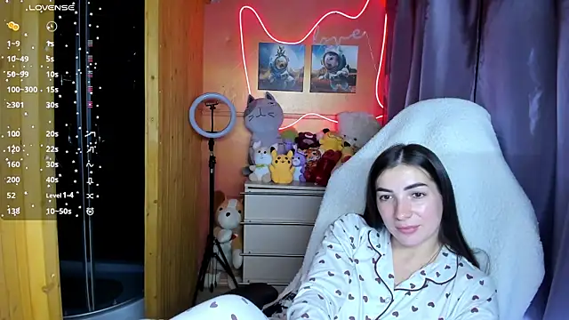 Fiery Brunette  online show from 09.19.25