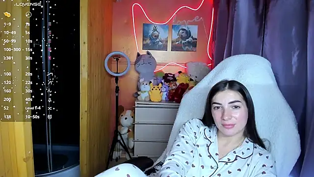 Fiery Brunette  online show from 09.30.25