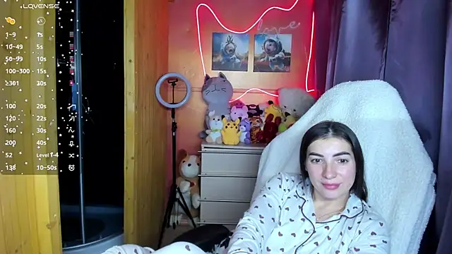 Fiery Brunette  online show from 11.07.25