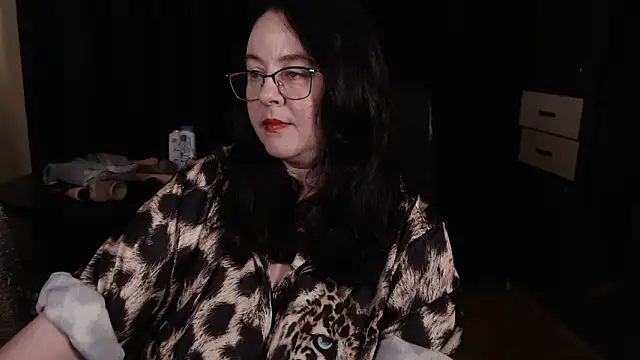 poshmistress online show from 11.20.25