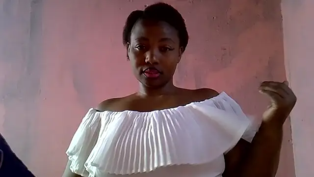 Snapshot of JUICYASSxxx chatting on 12.16.25 JUICYASSxxx online show from 12.16.25