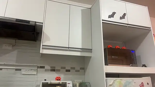 ChocolateCakeQueen online show from 10.23.25