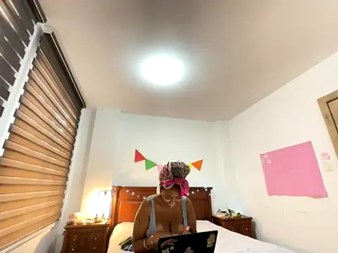 ChocolateCakeQueen online show from 11.09.25