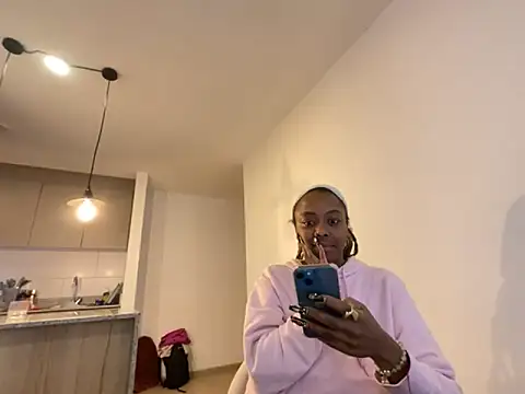 ChocolateCakeQueen online show from 12.02.25