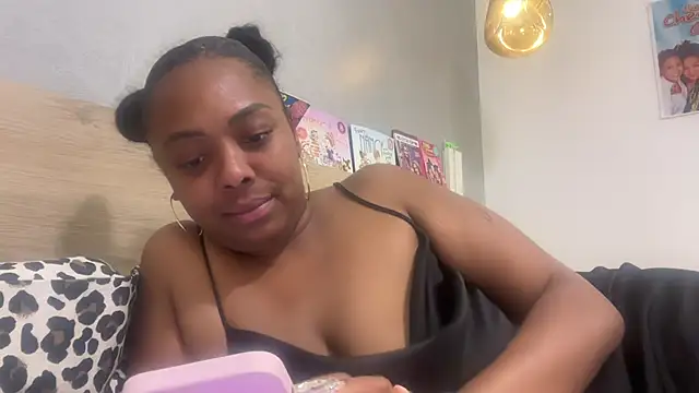 Snapshot of ChocolateCakeQueen chatting on 06.26.26 ChocolateCakeQueen online show from 06.26.26