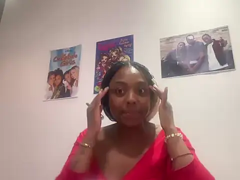 Snapshot of ChocolateCakeQueen chatting on 07.24.26 ChocolateCakeQueen online show from 07.24.26