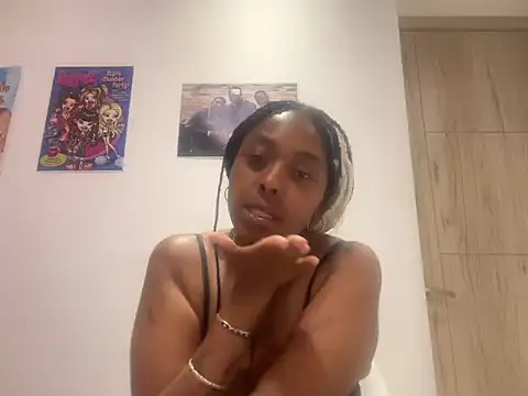 Snapshot of ChocolateCakeQueen chatting on 07.24.26 ChocolateCakeQueen online show from 07.24.26