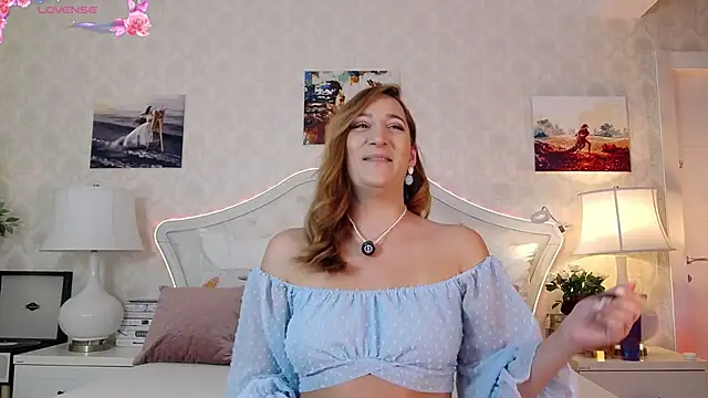 Snapshot of IreneHope chatting on 05.26.26 IreneHope online show from 05.26.26
