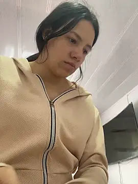 hannahb-e online show from 10.23.25