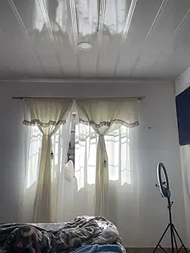 hannahb-e online show from 11.23.25