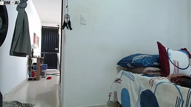 AlinaWoolf  online show from 10.31.25