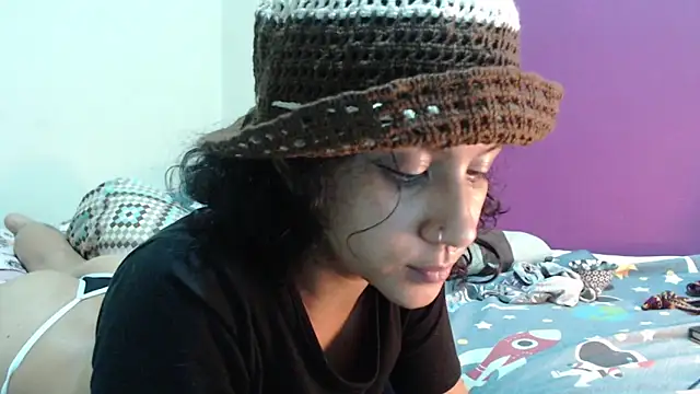 Snapshot of AlinaWoolf_ chatting on 05.14.26 AlinaWoolf online show from 05.14.26