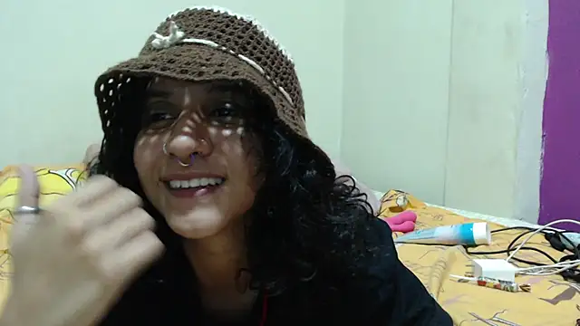 Snapshot of AlinaWoolf_ chatting on 06.25.26 AlinaWoolf online show from 06.25.26