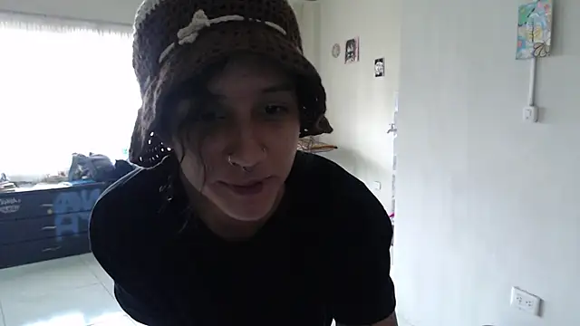 Snapshot of AlinaWoolf_ chatting on 06.25.26 AlinaWoolf online show from 06.25.26