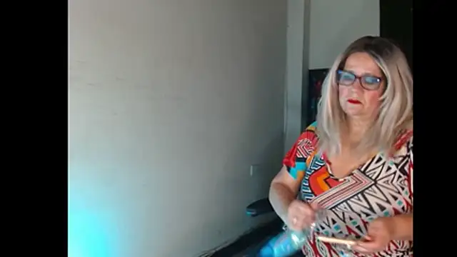 Snapshot of _samara chatting on 06.20.26 samara online show from 06.20.26