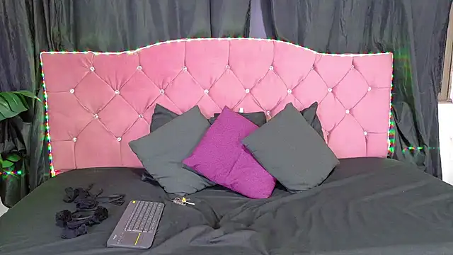 Snapshot of Cataleya_divine chatting on 03.12.26 Cataleya divine online show from 03.12.26