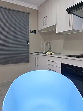 Snapshot of Jazmine-Blue chatting on 10.22.25 Jazmine-Blue online show from 10.22.25