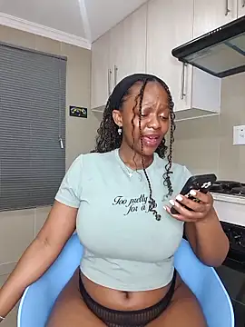 Snapshot of Jazmine-Blue chatting on 10.24.25 Jazmine-Blue online show from 10.24.25