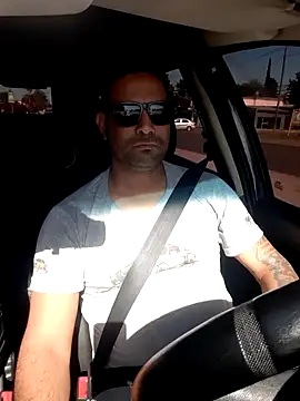 hecwil8 online show from 11.18.25