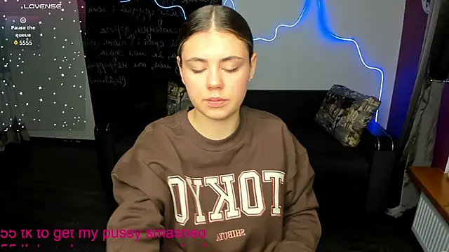 IsabellaBler online show from 11.10.25