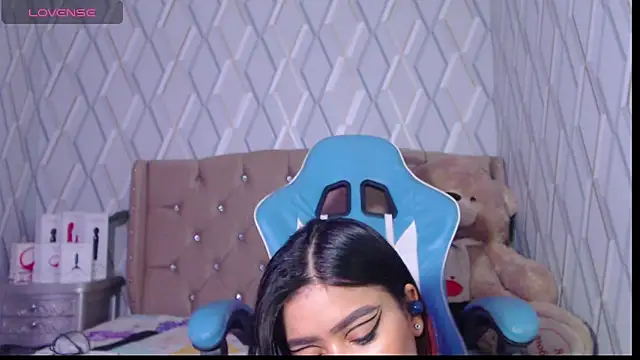 NicolleTaylor online show from 02.01.25