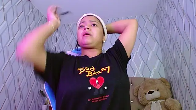 NicolleTaylor online show from 02.19.25