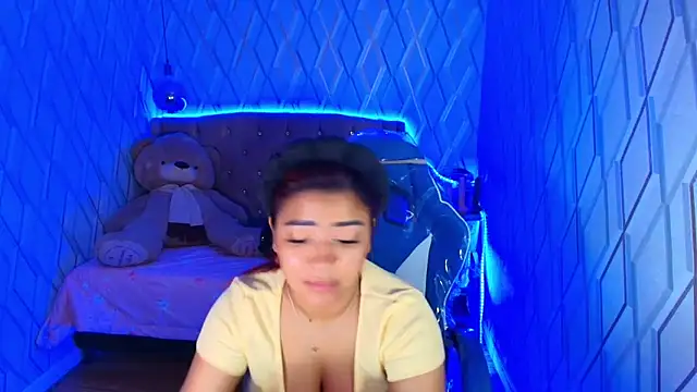 NicolleTaylor online show from 11.15.25