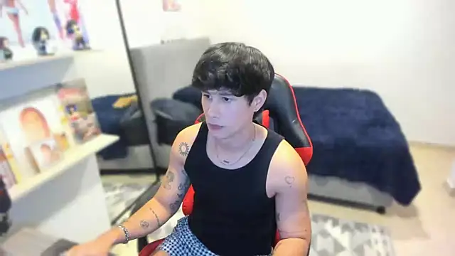 Snapshot of JayHotxxx chatting on 01.27.25 JayHotxxx online show from 01.27.25