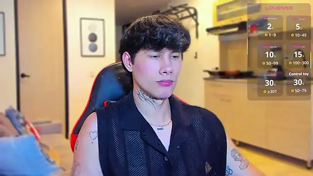 Snapshot of JayHotxxx chatting on 01.08.26 JayHotxxx online show from 01.08.26