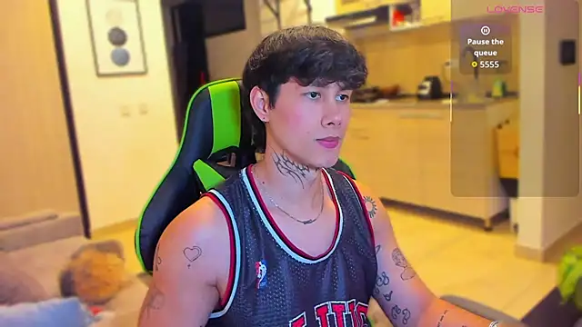 Snapshot of JayHotxxx chatting on 01.11.26 JayHotxxx online show from 01.11.26