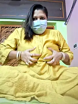 Snapshot of kunjan789 chatting on 02.15.25 kunjan789 online show from 02.15.25