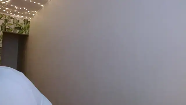 Snapshot of Olivia_shine chatting on 12.16.24 Olivia shine online show from 12.16.24