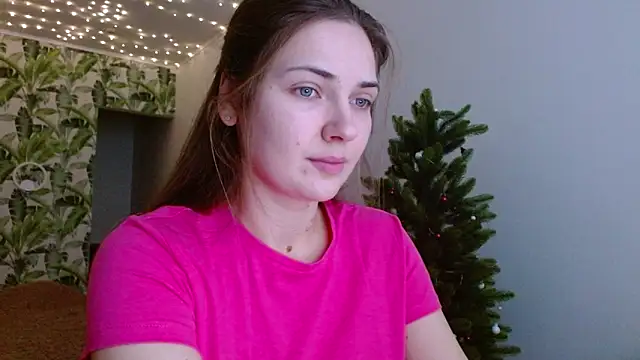 Snapshot of Olivia_shine chatting on 12.23.24 Olivia shine online show from 12.23.24