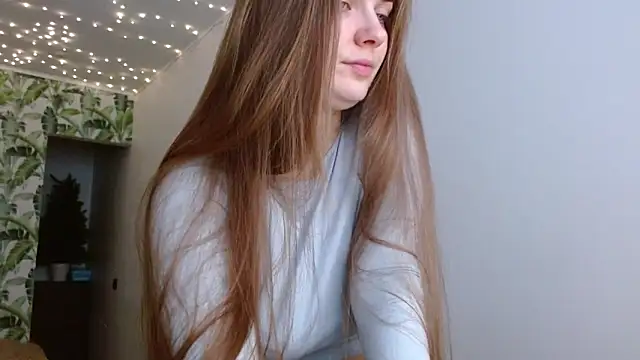 Snapshot of Olivia_shine chatting on 01.04.25 Olivia shine online show from 01.04.25