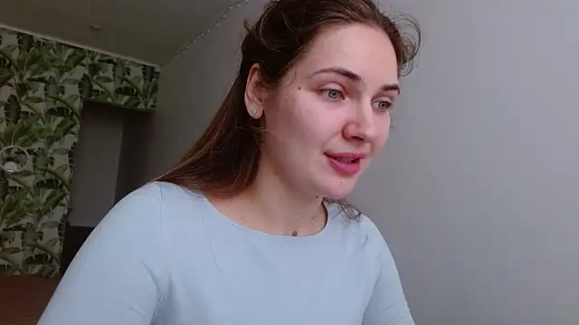 Snapshot of Olivia_shine chatting on 02.02.25 Olivia shine online show from 02.02.25