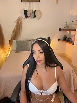 Snapshot of annyfosterr chatting on 04.27.26 annyfosterr online show from 04.27.26