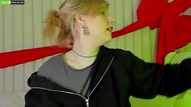 Snapshot of RachelCart chatting on 02.11.26 RachelCart online show from 02.11.26